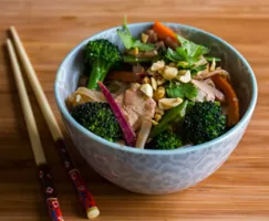 Pad Thai with Vegetarian Pad Thai Sauce